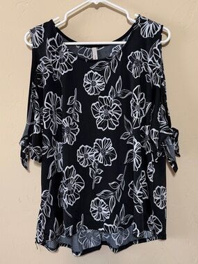 Gilli Black & White Floral Cold-Shoulder Tunic with Tie Sleeves